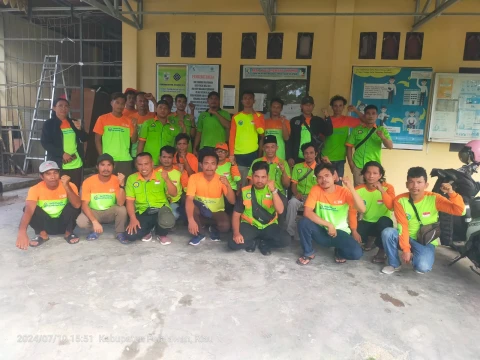 Pekerja PT Asian Agri Group 