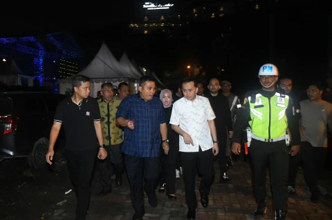 Agus Fatoni didampingi Walikota Medan Bobby Nasution serta Bupati/Walikota se-Sumut menghadiri acara Puncak Hari Ulang Tahun (HUT) ke-434 Kota Medan di Lapangan Benteng Kota Medan, Senin (1/7/2024) malam.