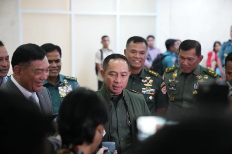 Panglima TNI dan Menhan RI bersama Komisi I DPR RI