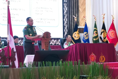 Panglima TNI memberi pembekalan kepada 2.000 Calon Perwira Remaja (Capaja) TNI-Polri Tahun 2025