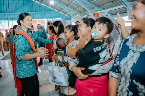 Bobby Afif Nasution didampingi Ketua TP PKK Sumut Kahiyang Ayu beserta sejumlah OPD Pemprov Sumut menghadiri acara peringatan Hari Jadi ke-22 Kabupaten Humbanghasundutan, Senin (28/7/2025) malam.