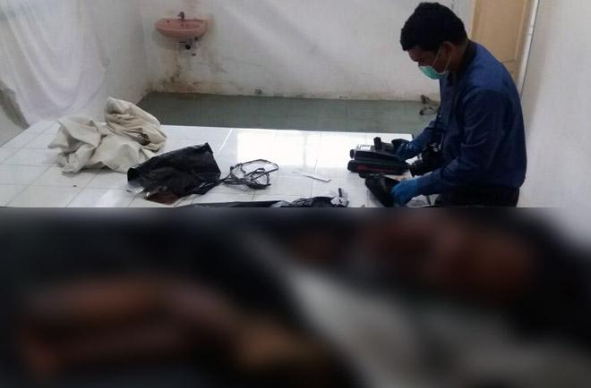 Petugas melakukan proses identifikasi terhadap mayat yang ditemukan di Tapsel, (17/3/2017).