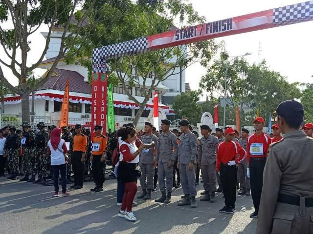 Lomba gerak jalan beregu 17 Km, Batam, Sabtu (3/8/2019).
