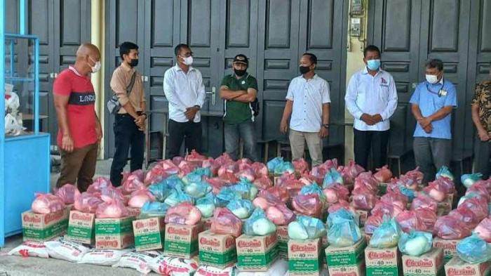 Polresta Deli Serdang Salurkan Bantuan Sembako kepada Elemen Buruh 