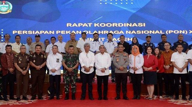 Edy Rahmayadi memimpin Rapat Koordinasi dengan Forkopimda dan Pengprov Cabor anggota KONI Sumut dalam rangka persiapan Pekan Olahraga Nasional (PON) XXI di Medan, Senin (15/8).