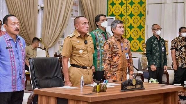 Rakornas Tim Pengendalian Inflasi Daerah (TPID) Nasional bersama Presiden Republik Indonesia Joko Widodo secara virtual di Rumah Dinas Gubernur Sumut, Jalan Sudirman 41 Medan, Kamis (18/8/2022). 