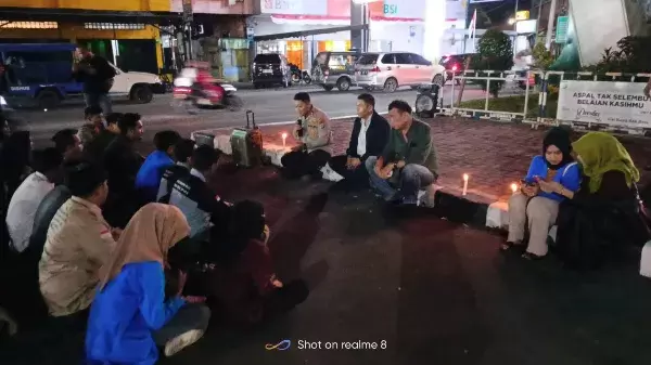 Kegiatan mimbar bebas Puisi, Musicalisasi, BeatBox, Orasi dan doa bersama di Tugu Perjuangan Kota Binjai (17/8) malam. 