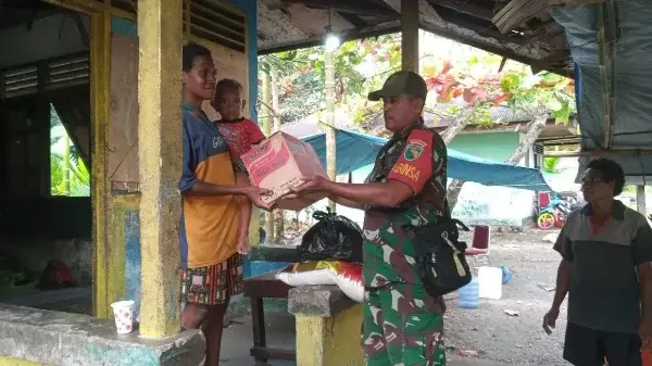 Tak Kenal Lelah, Babinsa Mapurujaya Berikan Pendampingan dan Pemberian Nutrisi Anak