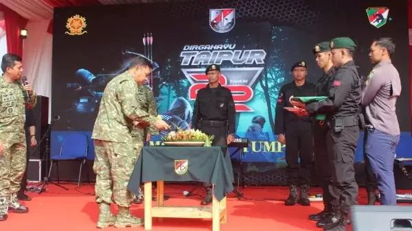 Peringatan HUT ke-22 tahun secara sederhana di Asrama Kompi Taipur, Markas Taipur Kostrad, Cilodong