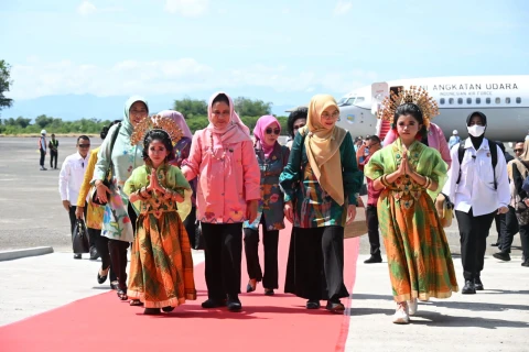 Penyambutan Ibu Negara Iriana Joko Widodo dan Ibu Wapres Wury Ma&rsquo;ruf Amin&nbsp;