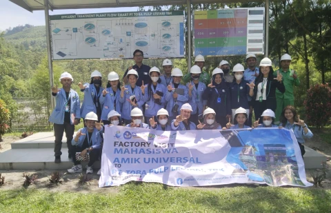 Peserta kunjungan pabrik ke PT. Toba Pulp Lestari, Tbk.