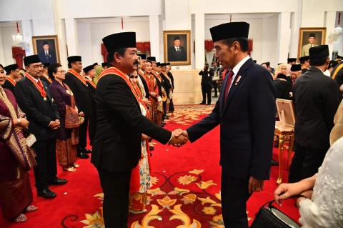 Upacara Penganugerahan Tanda Kehormatan RI di Istana Negara