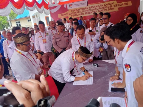 Pendaftaran pasangan calon di KPU Deli Serdang 