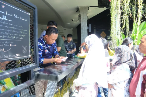 Gerakan Pangan Murah di D"Corner Lanud Sultan Hasanuddin