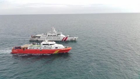 Bakamla RI Terjunkan Unsur Laut Cari Korban KM Osela di Perairan Bangka Belitung
