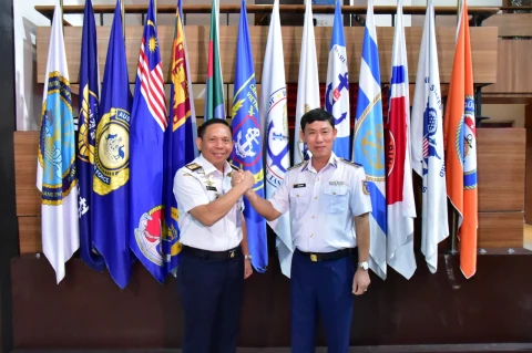 Laksdya TNI Dr. Irvansyah dan Major General Ngo Binh Minh