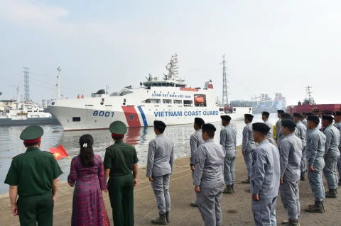 Kedatangan kapal Vietnam Coast Guard (VCG) CSB 8001