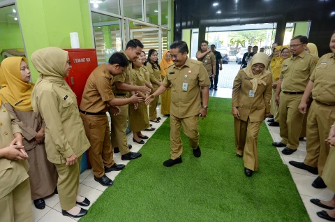 Togap Simangunsong melakukan kunjungan kerja ke Kantor Dinas Pemberdayaan Perempuan, Perlindungan Anak, dan Keluarga Berencana (PPPA-KB) di Jalan Sultan Iskandar Muda Kota Medan, Selasa (12/7).