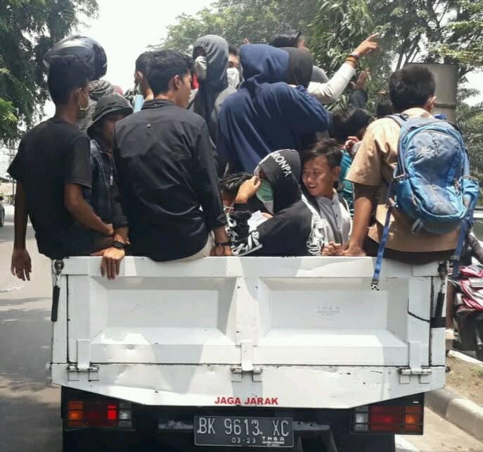 Pelajar SMA/SMK yang diamankan petugas gabungan.