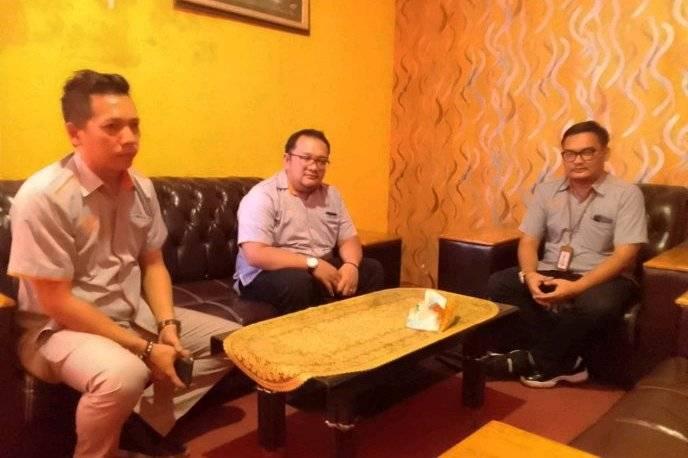 Kepala kantor Pos cabang Binjai - Langkat, Yori Gosandi, saat dikonfirmasi awak media di ruangannya, Senin (5/9).