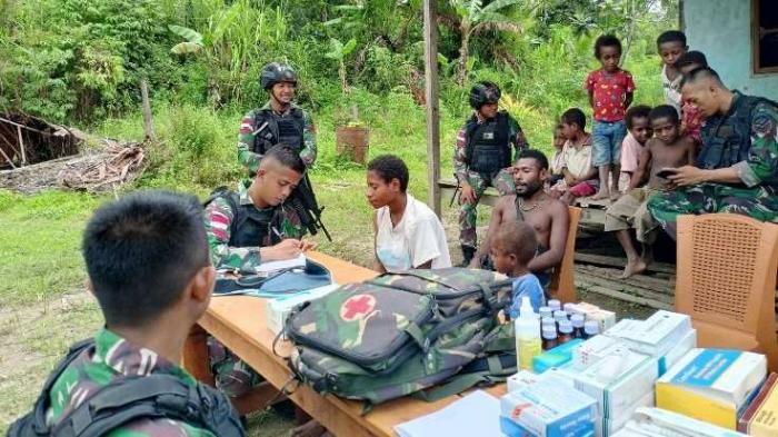 Satgas Yonif 126/KC, Patriot Kesehatan di Perbatasan Papua