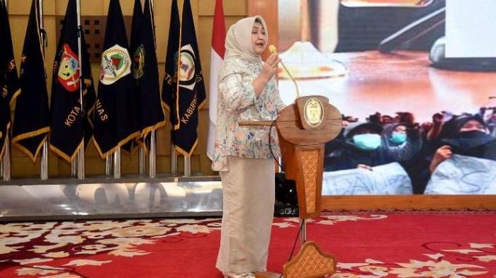 Nawal Lubis menghadiri dan membuka acara Pendidikan Politik Perempuan Menuju Parlemen Tahun 2024, di Aula Tengku Rizal Nurdin Jalan Sudirman 41, Medan, Selasa (27/09).