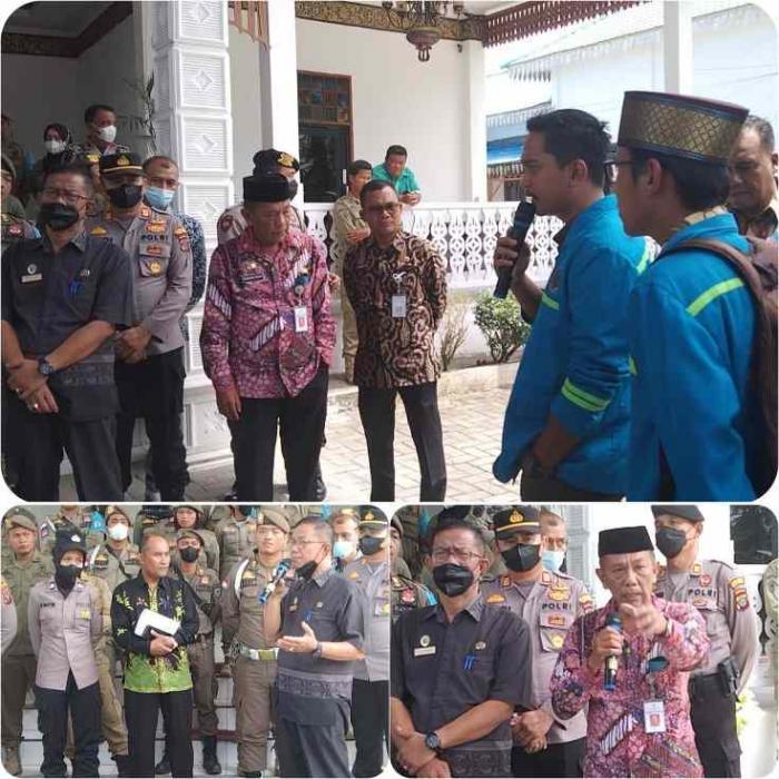 BEM-STIT Batu Bara menggelar demontrasi di halaman Kantor Bupati Batu Bara. Aksi ini digelar dalam rangka menagih janji Zahir untuk beasiswa bagi 100 mahasiswa yang berprestasi.