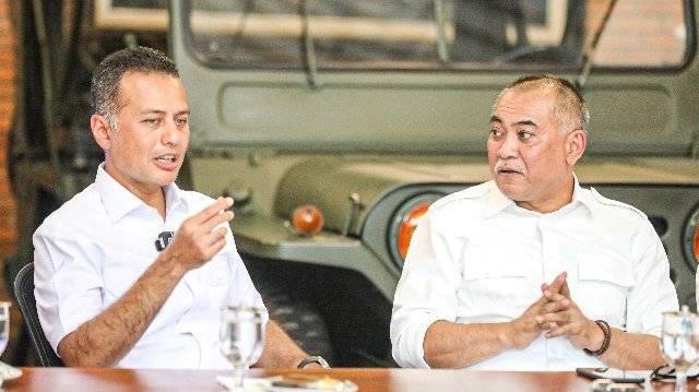 Ketua IMU Sumut dan Musa Rajekshah menghadiri talkshow bersama Radio Kiss FM Medan di Rumah Dinas Wagub Sumut, Jalan Teuku Daud Medan, Kamis (15/9).