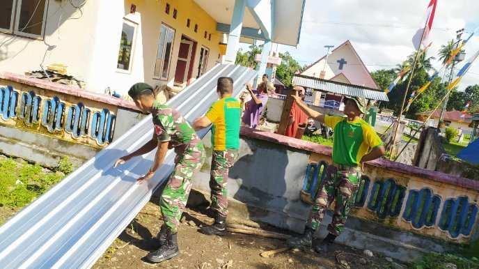 Pos Ramil Liang membantu pembangunan rumah dinas pendeta di Desa Sahulau, Kec. Teluk Elpaputih, Kab. Maluku Tengah