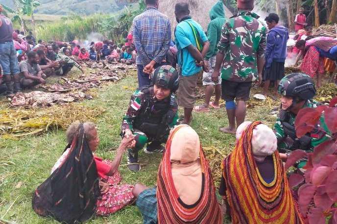 Acara perdamaian perang suku, antara Suku Heselo dengan Suku Hesegem di Desa Wutalo, Distrik Kurima, Kabupaten Yahukimo, Minggu (04/09/2022).