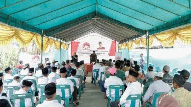 Konsolidasi dukungan Ganjar Presiden 2024 di Lapangan Bola Kaki Dusun 15, Desa Firdaus, Sei Rampah, Kabupaten Serdang Bedagai, Sumatera Utara, Sabtu (10/9/22).
