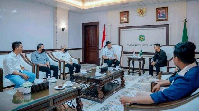 Wali Kota Medan menyambut kedatangan BEM Nusantara, Rabu (15/9)
