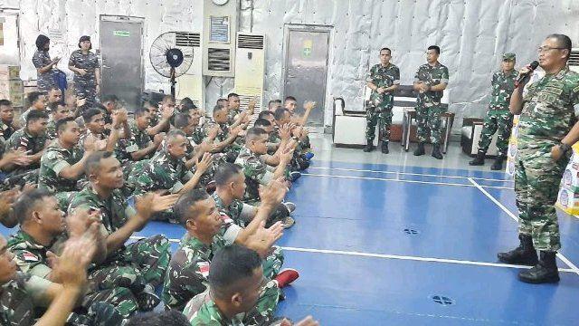 Brigjen TNI E. Reza Pahlevi menyampaikan terimakasih pada pada prajurit TNI dari Yonif 123/RW dan Yonif 410/ALG