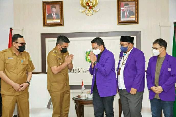 Wali Kota Medan menerima audiensi panitia sikat gigi massal, Selasa (6/9)