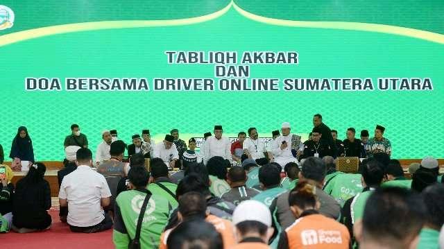 Tabligh Akbar dan Doa bersama Driver Online Sumut di Aula Tengku Rizal Nurdin Jalan Jenderal Sudirman Nomor 41 Medan, Jumat (16/9).