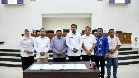 Wakil Walikota bersama pimpinan dan anggota DPRD Kota Binjai, Rabu (28/9)