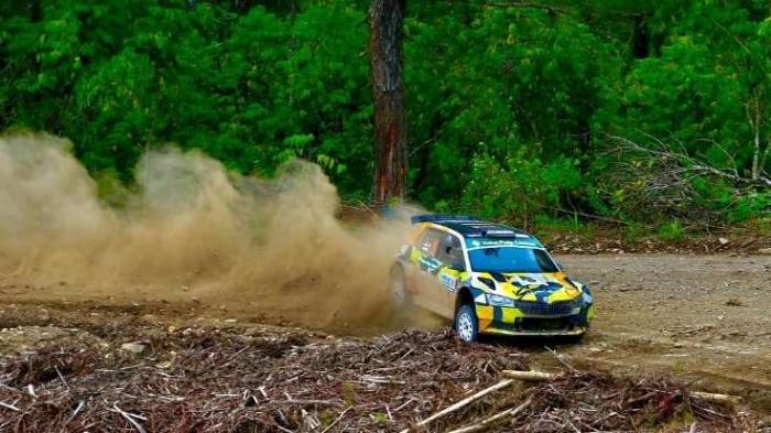 Musa Rajekshah keluar menjadi tercepat kedua setelah Rifat Sungkar di hari pertama leg 1 gelaran Asia Pasific Rally Championship (APRC) Danau Toba di Hutan Tanaman Industri (HTI) Sektor Aeknauli, Parapat, Simalungun, Sabtu (24/9).