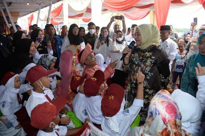 Nawal Lubis Ajak Masyarakat Tanjungbalai Tetap Gemar Makan Ikan