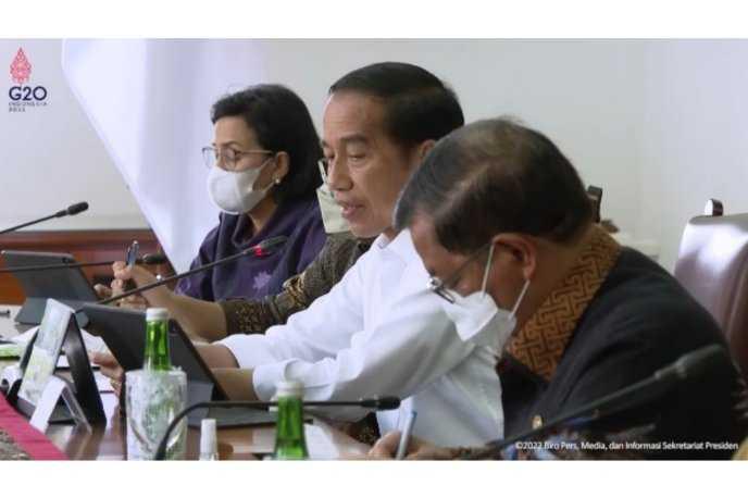 Presiden Jokowi saat pimpin rapat terbatas 