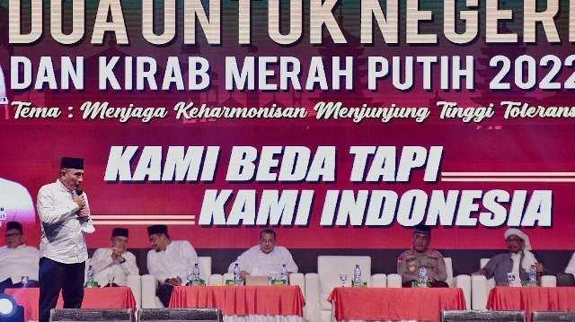 Doa Untuk Negeri yang merupakan rangkaian Kirab Merah Putih 2022 bersama Habib M Luthfi Ali Yahya yang merupakan Dewan Pertimbangan Presiden (Watimpres) di Lapangan Benteng Medan, Selasa (13/9/2022) malam.