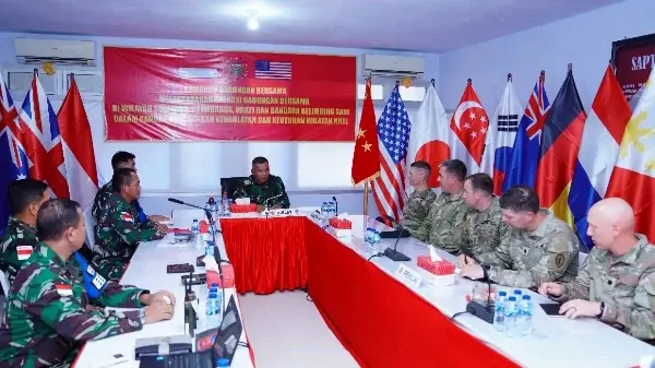 Pertemuan di Pos Komando Latihan (Poskolat), Puslatpur 5 Marinir, Baluran Situbondo