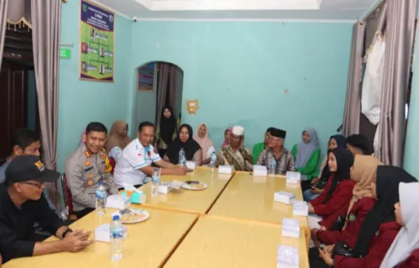 Kapolres didampingi Kasat Res Narkoba, AKP Salomo Sagala, SH, serta KBO, Ipda TP Saragih, SH, pada Kamis (14/9/2023) sore.