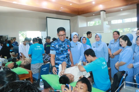 Sunatan Massal Gratis yang diperuntukan kepada&nbsp; warga masyarakat&nbsp; yang berada disekitar Lanud