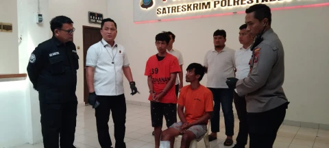 Tersangka saat diamankan 