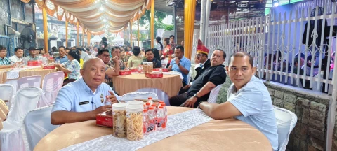 Antonius Devolis Tumanggor mengadakan syukuran pelantikan dirinya