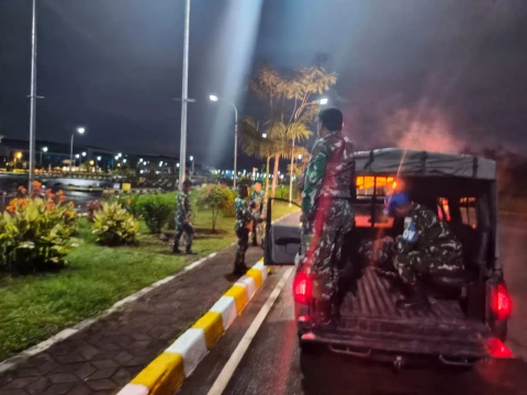 Jaga Situasi Kamtibmas Agar Tetap Kondusif Menjelang Peringatan HUT Ke-80 TNI, Kodim 1710/Mimika Gelar Patroli Wilayah