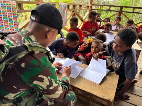 Calistung dilakukan secara rutin setiap Senin, Rabu, dan Jumat di Pos Satgas