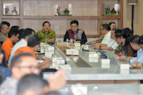 Togap Simangunsong memimpin Rapat Persiapan Event Trail of The Kings by Ultra-Trail du Mont Blanc (UTMB) di Ruang Rapat 3 Lantai 2 Kantor Gubernur Sumut Jalan Diponegoro Kota Medan, Kamis (11/9).