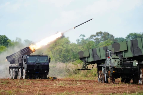 Dentuman HIMARS Guncang Baturaja