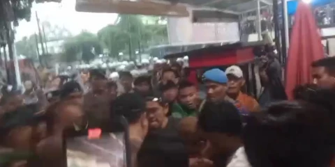 Tangkapan layar aksi ricuh di DPRD Binjai
